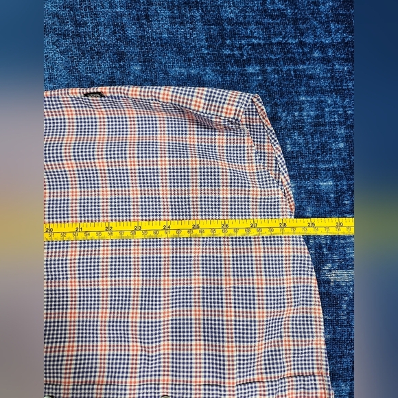 Hugo Boss Large Lightweight Short Sleeve Plaid Button Up Shirt - Picture 7 of 7